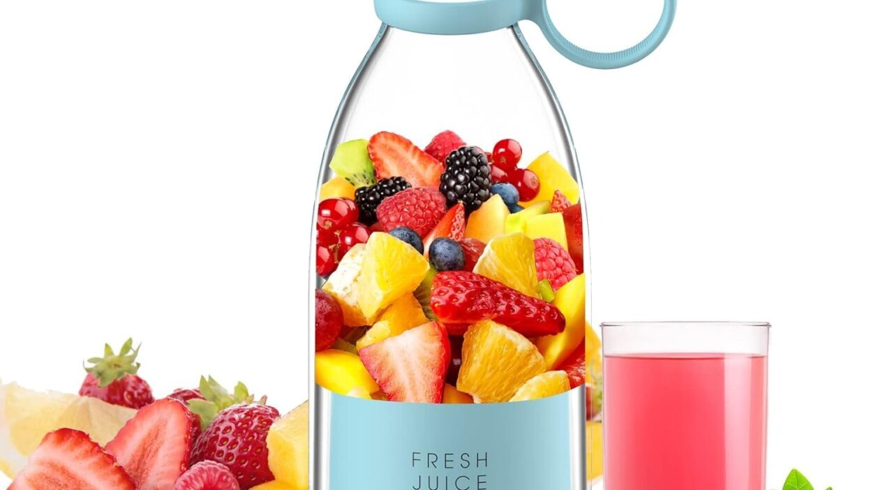 Portable Juicer Blenders For Smoothies And Juices USB Rechargeable Mini